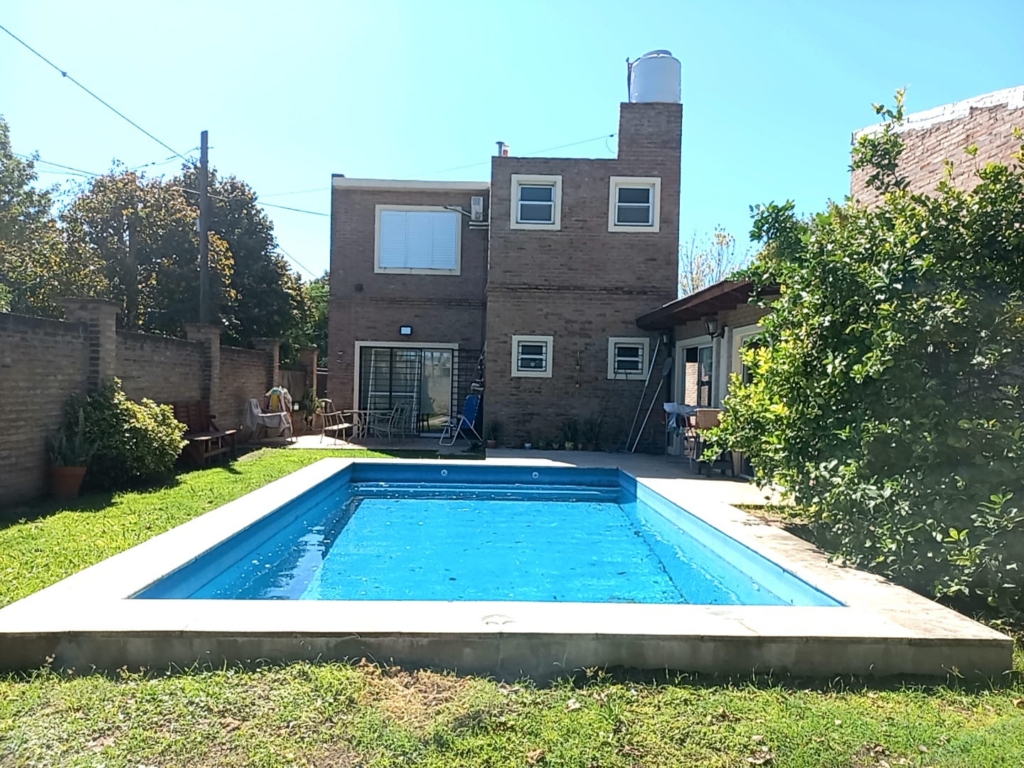 CASA 3 DORMITORIOS, 2 BAÑOS, QUINCHO Y PILETA EN ZONA NORTE 3 casa con pileta terroma