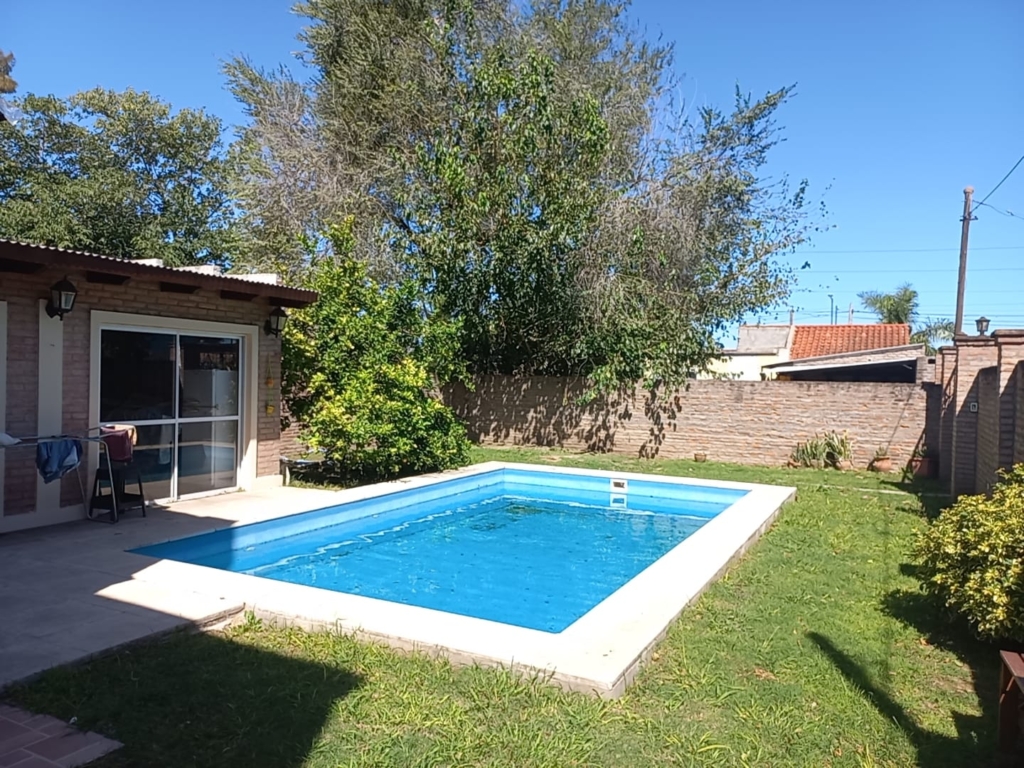 CASA 3 DORMITORIOS, 2 BAÑOS, QUINCHO Y PILETA EN ZONA NORTE 2 casa con pileta terroma